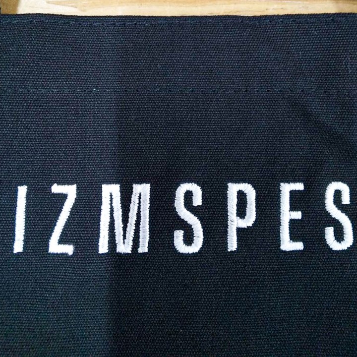 IZMSPACEロゴ刺繍トートバッグアップ