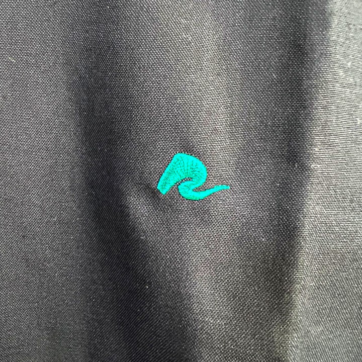 equisysロゴ刺繍シャツアップ