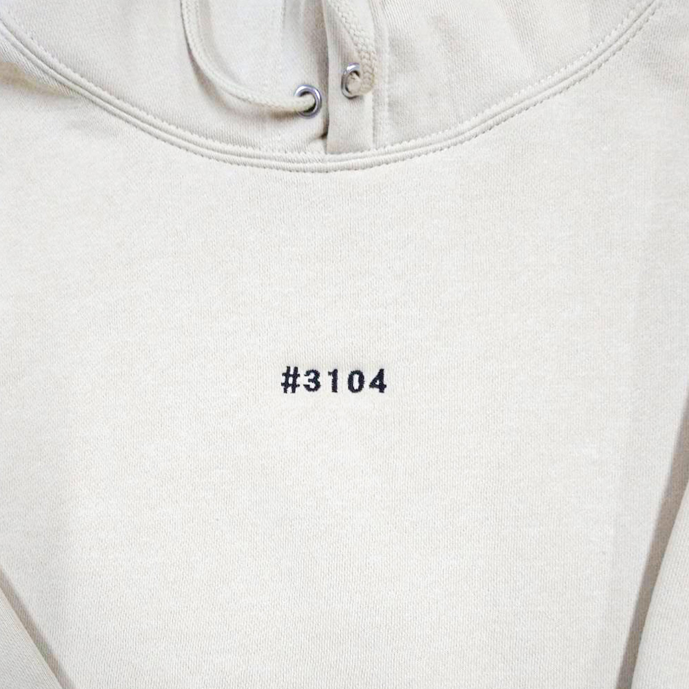 ネーム刺繍パーカー