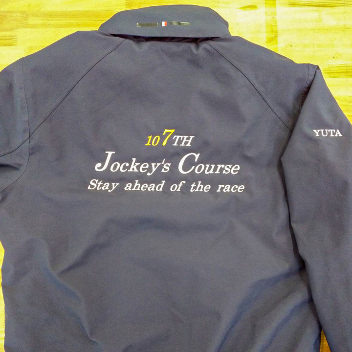 ネーム刺繡ジャンパー