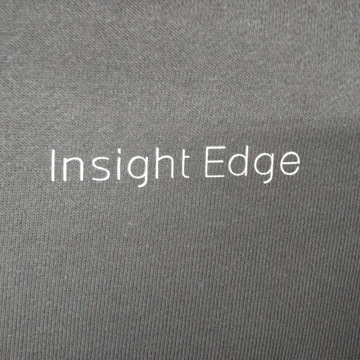 インクジェットプリントパーカー「Insight Edge」前面アップ
