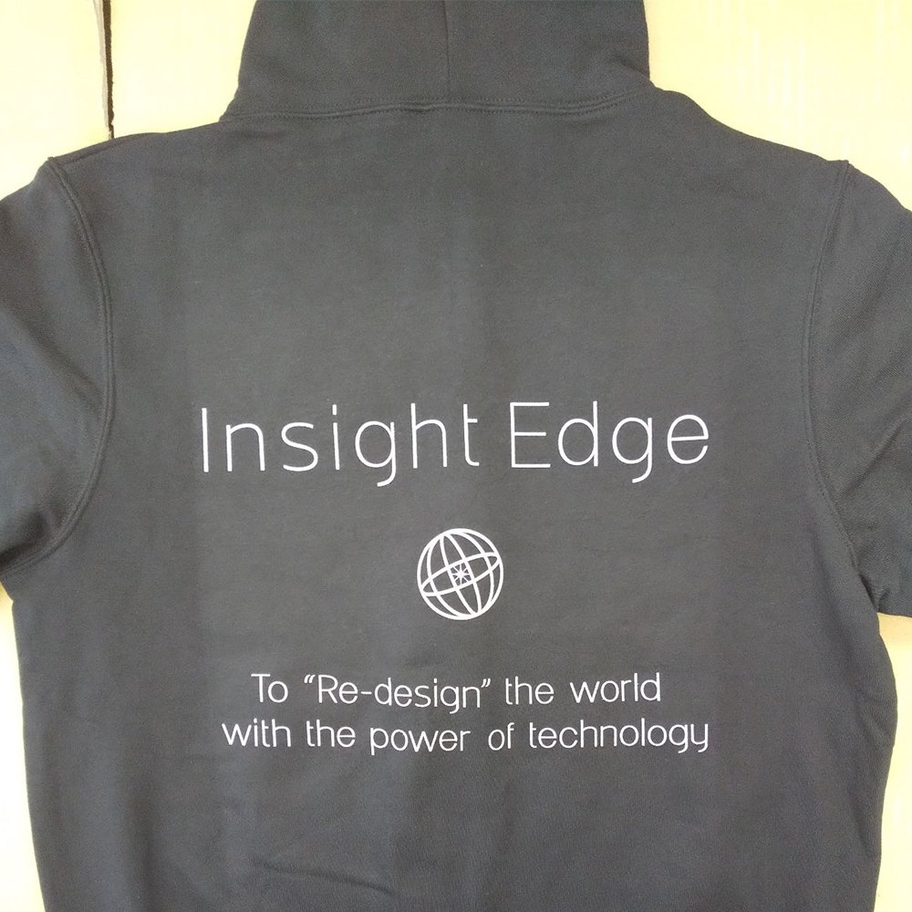 インクジェットプリントパーカー「Insight Edge」背面