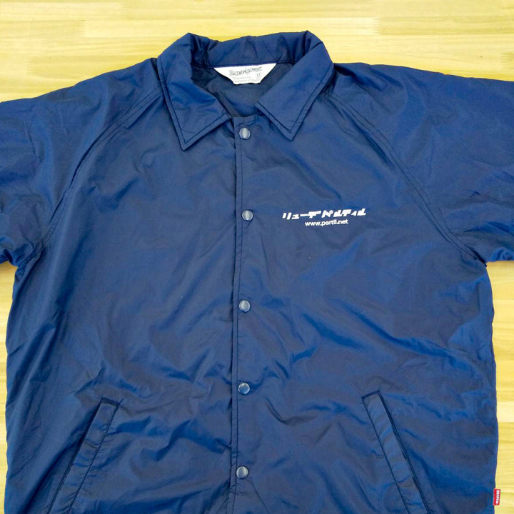 オリジナル刺繡コーチジャケットネイビー「リューデパルティル」