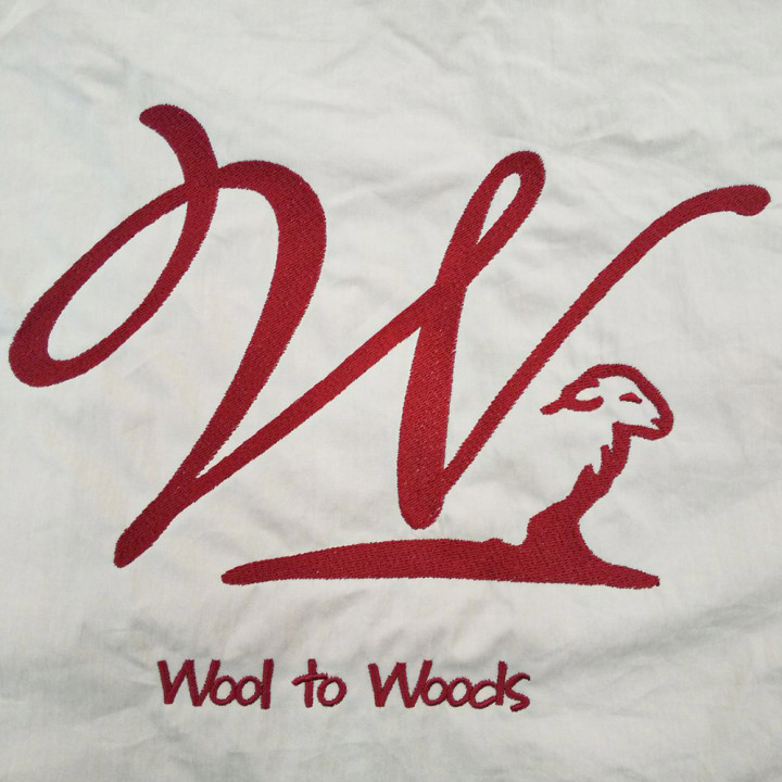 オリジナルジャケット刺繍「wool to woods」背面アップ