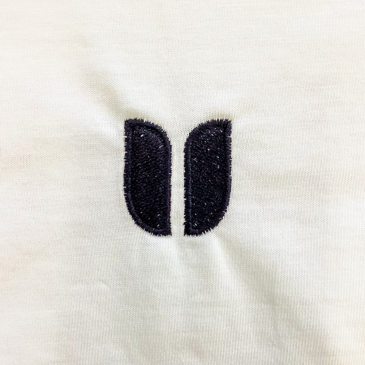 シルクスクリーンプリントTシャツ「VERTEXERS」背面刺繍アップ