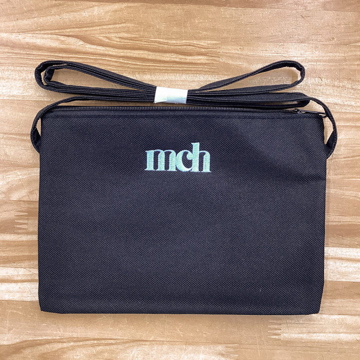 オリジナル刺繡サコッシュ「mch」