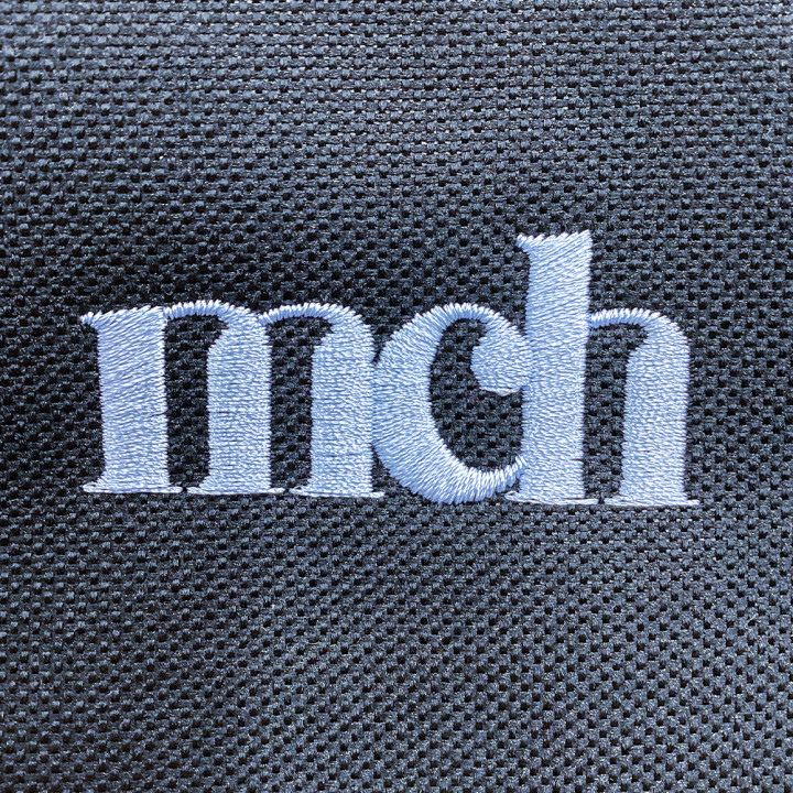 オリジナル刺繡サコッシュ「mch」アップ