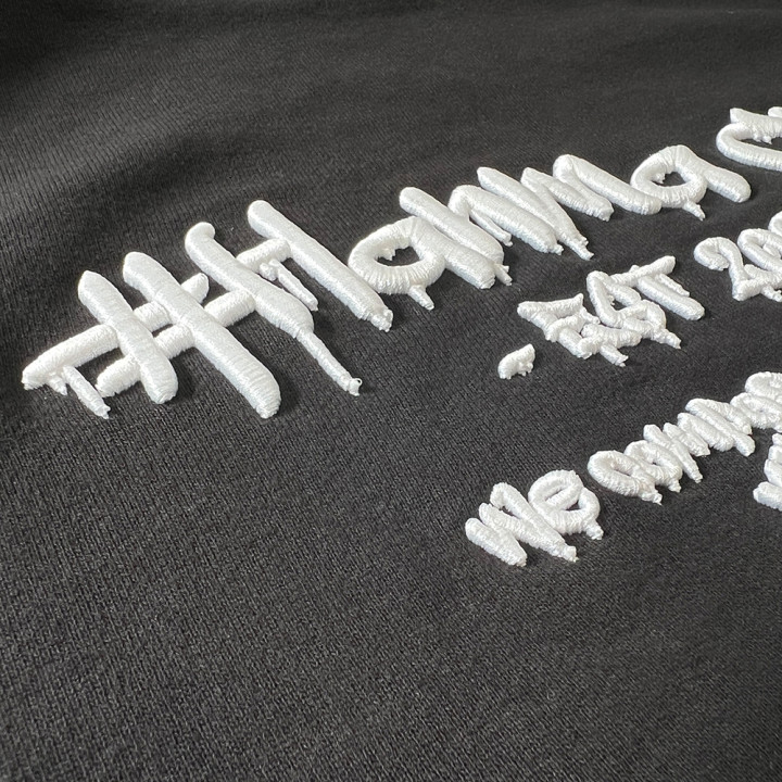 3D刺繍パーカー「#Hanma crew」刺繍部分