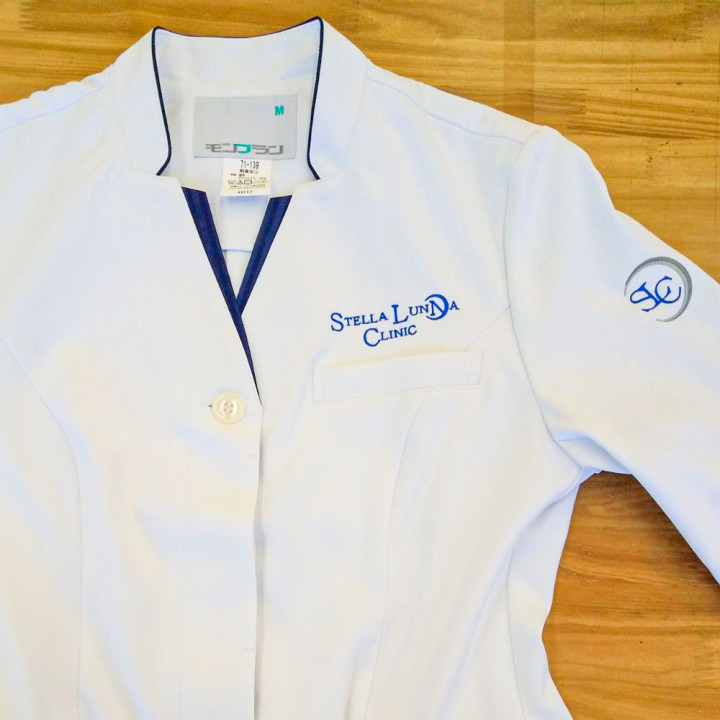 オリジナル刺繍お持ち込みドクターコートSTELLA LUNA CLINIC
